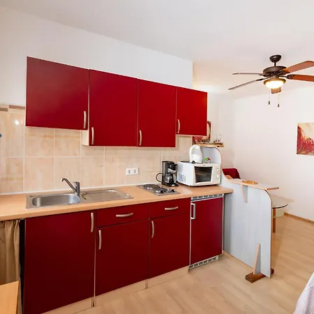 Front In * Rovanjska