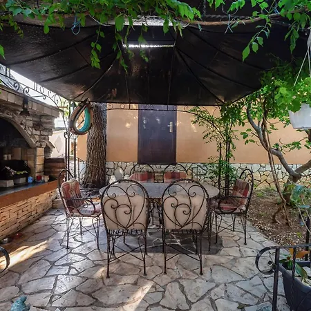 Front In Apartman Rovanjska