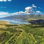 Διαμέρισμα Front In *